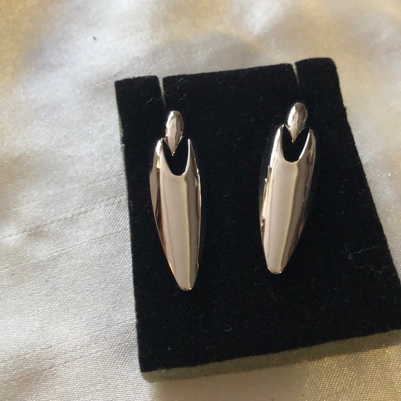 Silver pierced earrings - Picture 3 of 3